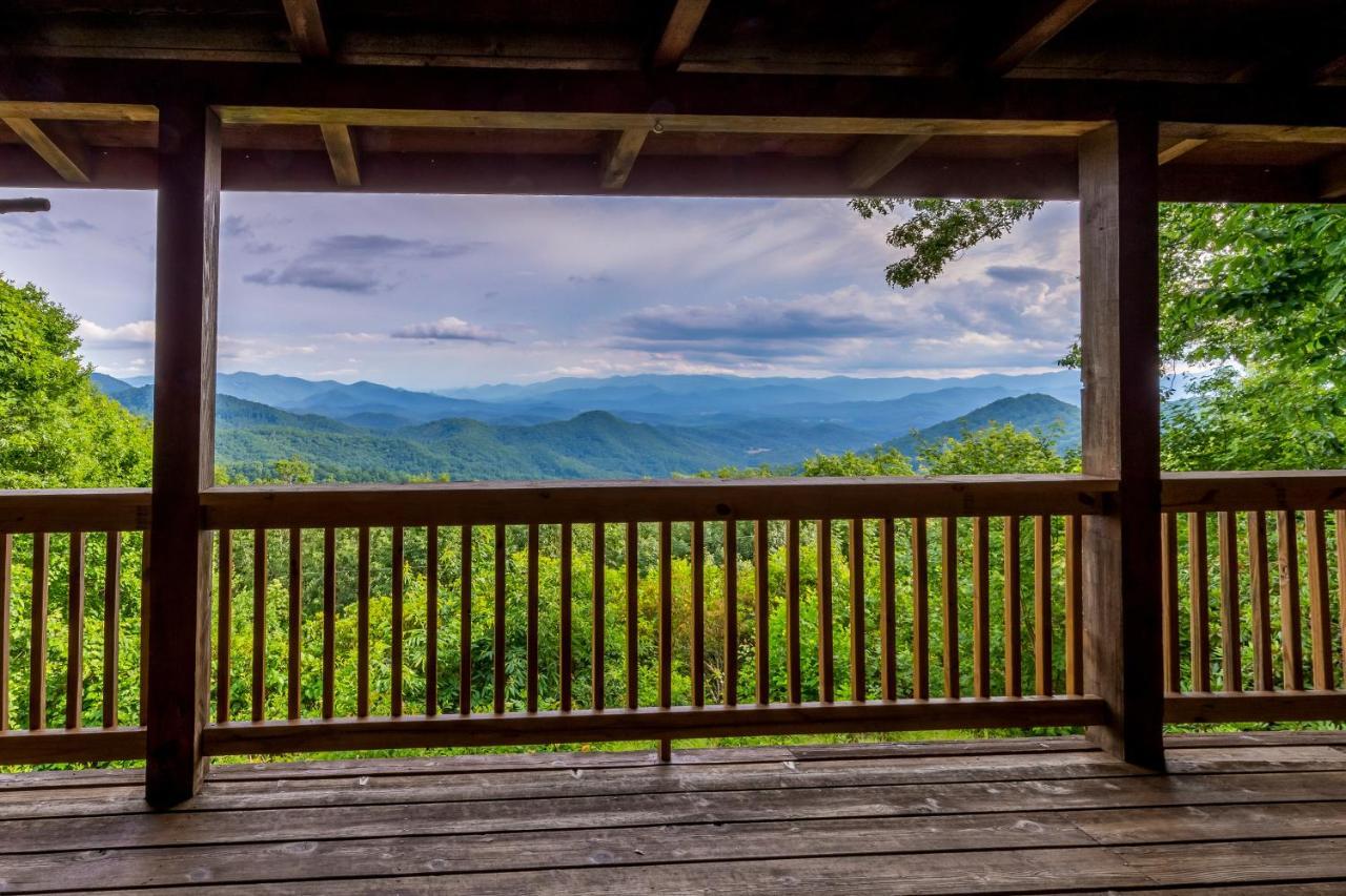 Lazy Bear Lookout Holiday home