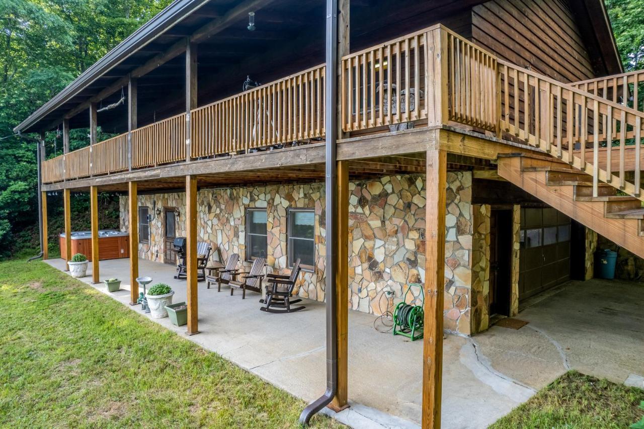 Lazy Bear Lookout Holiday home *